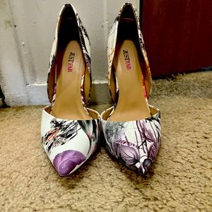 Just Fab Floral pumps